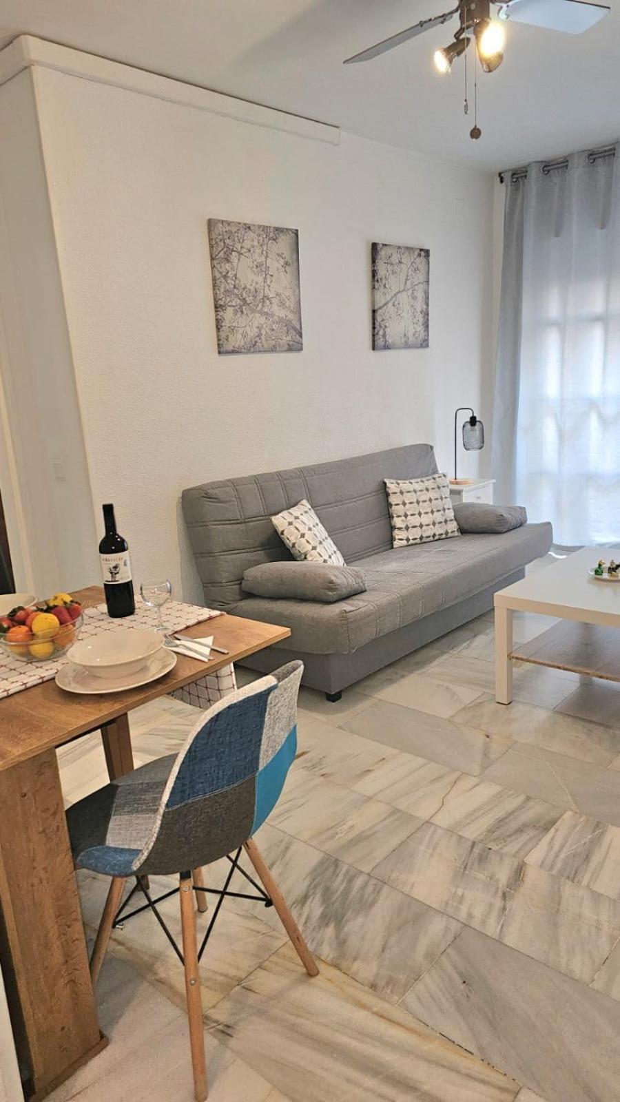 Ideal Holiday Apartment One Bedroom City Center 马拉加 外观 照片