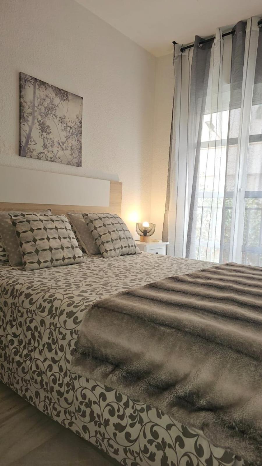Ideal Holiday Apartment One Bedroom City Center 马拉加 外观 照片
